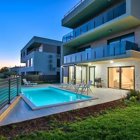 Apartment Silver